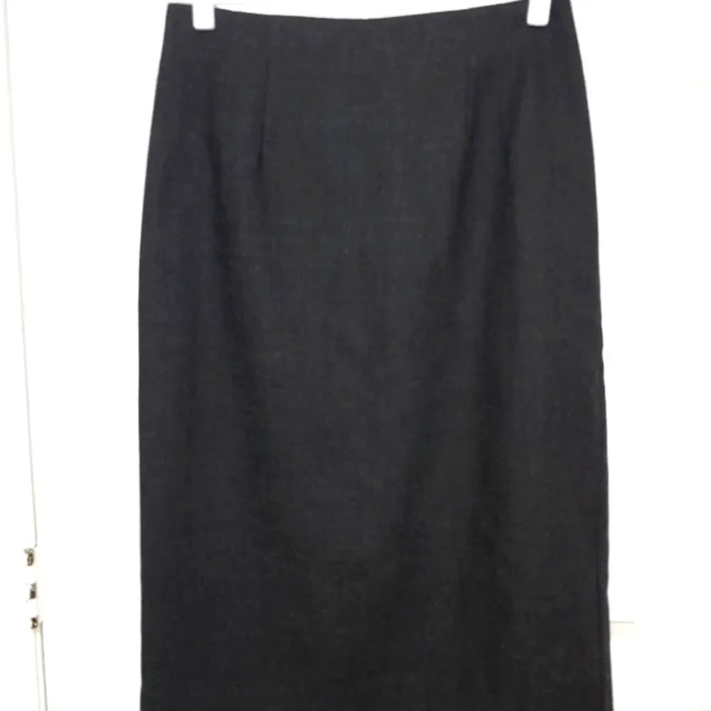 Briggs VINTAGE Women's PETITE Size 10P Grey 100% Wool Skirt